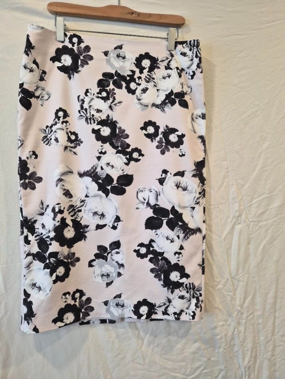 Floral pencil knee length skirt